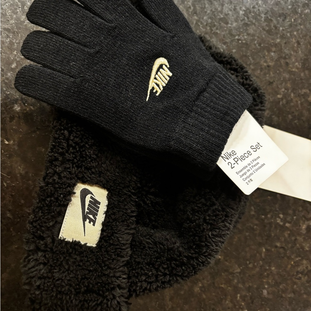 Nike Black Kid’s Hat and Gloves Set